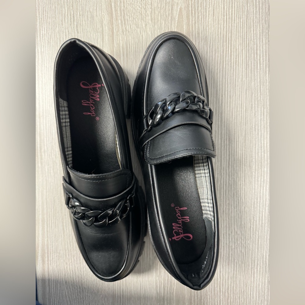 Jellypop black leather with buckle shoes!